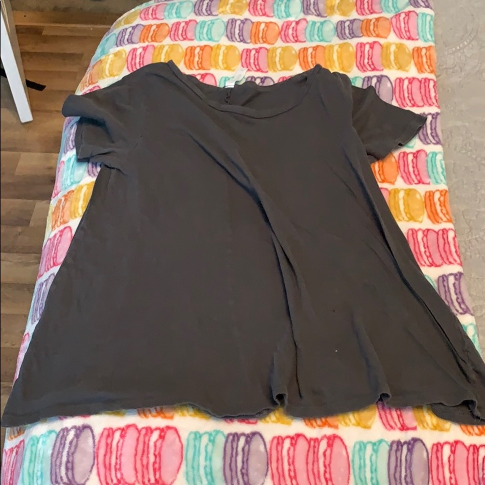 grey flowy top